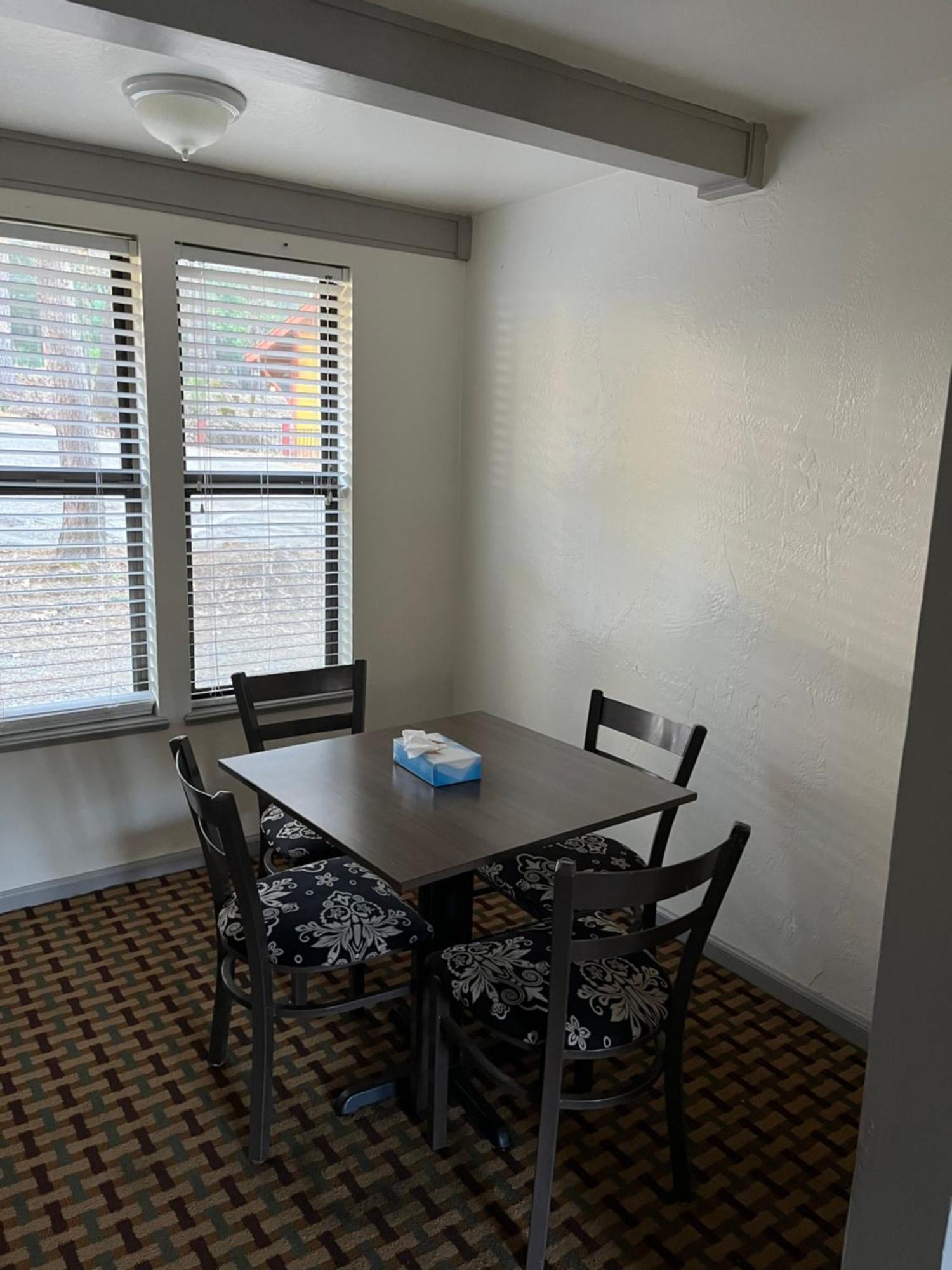 Northern Queen Hotel 2*