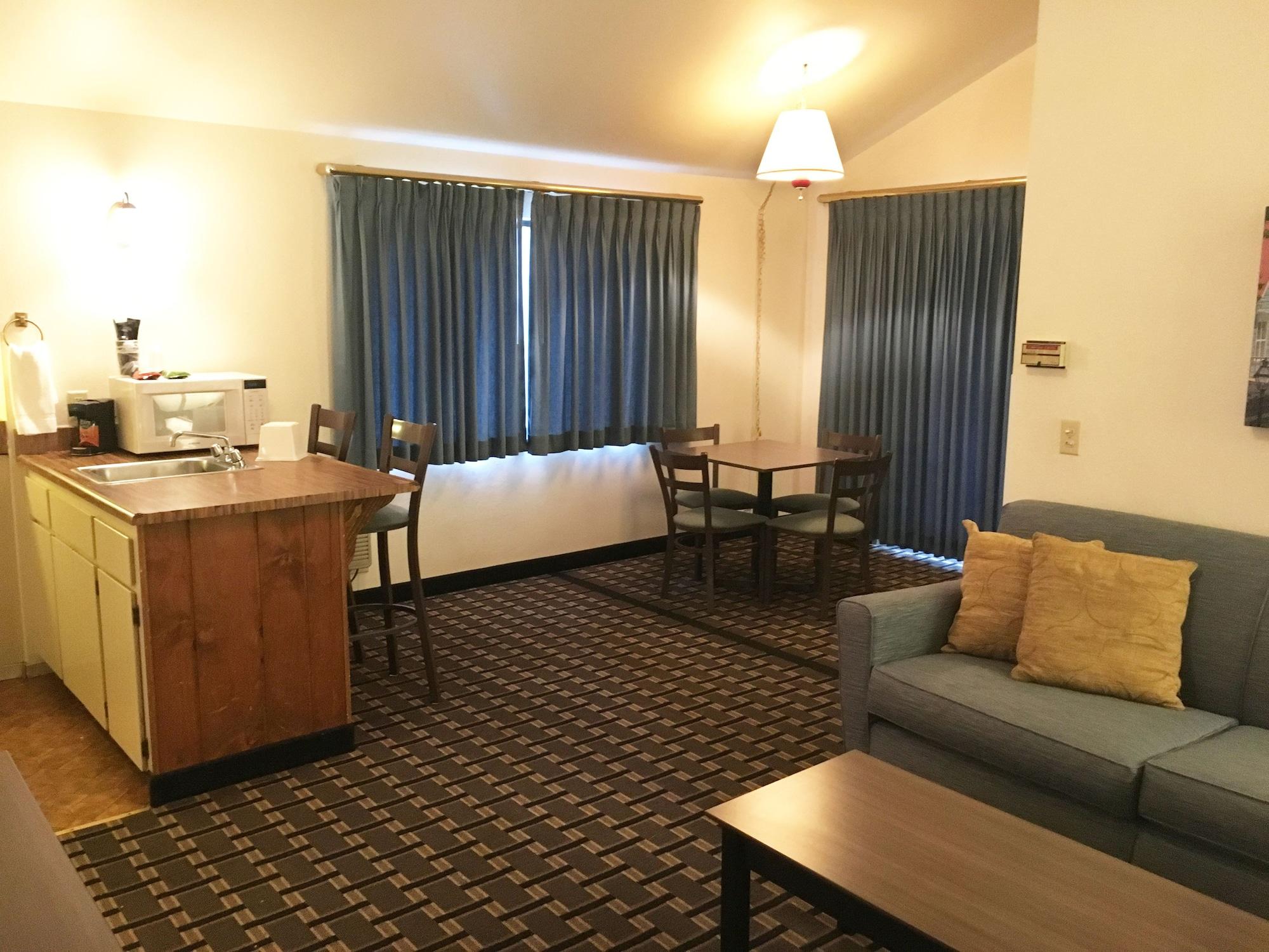 Northern Queen Hotel 2*