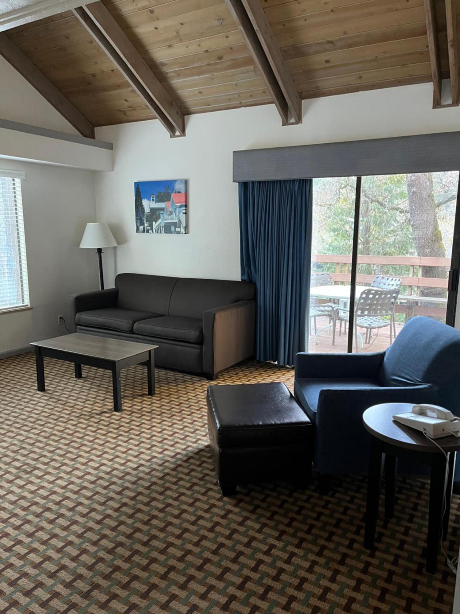 Hotel Northern Queen 2*